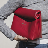 Nilde clutch cherry red